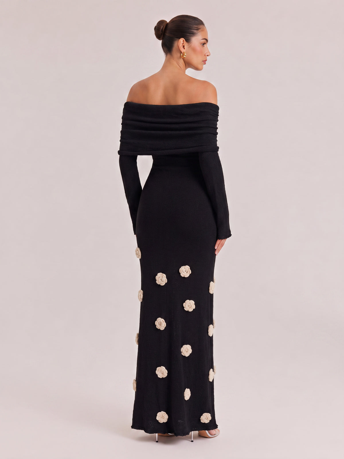 Black Off-shoulder Pleated Long Sleeve Three-dimensional White Flower Slim Fishtail Long Dress