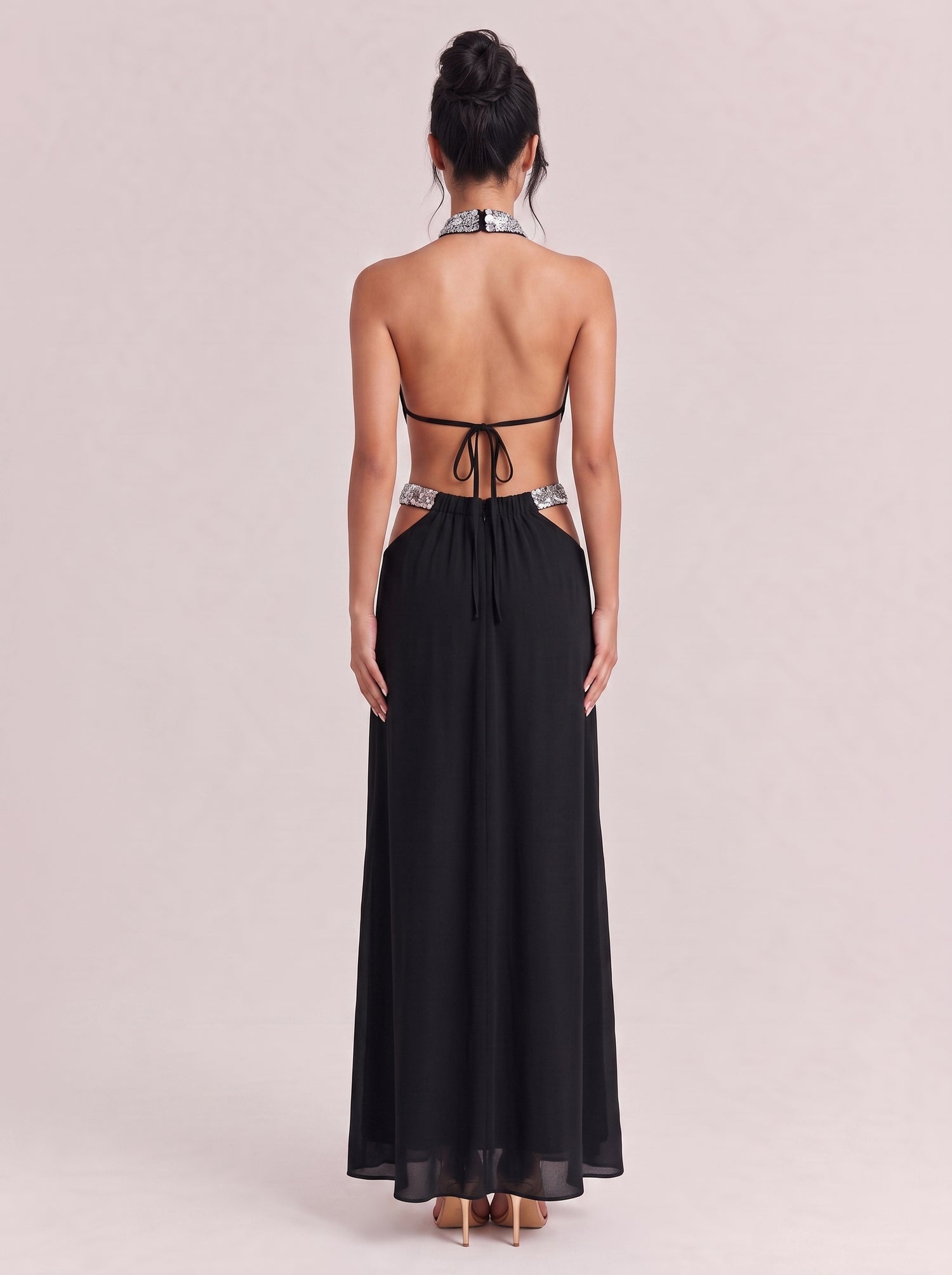 Black Hanging Neck And Diamond Waist Hollow Draping Long Evening Gown