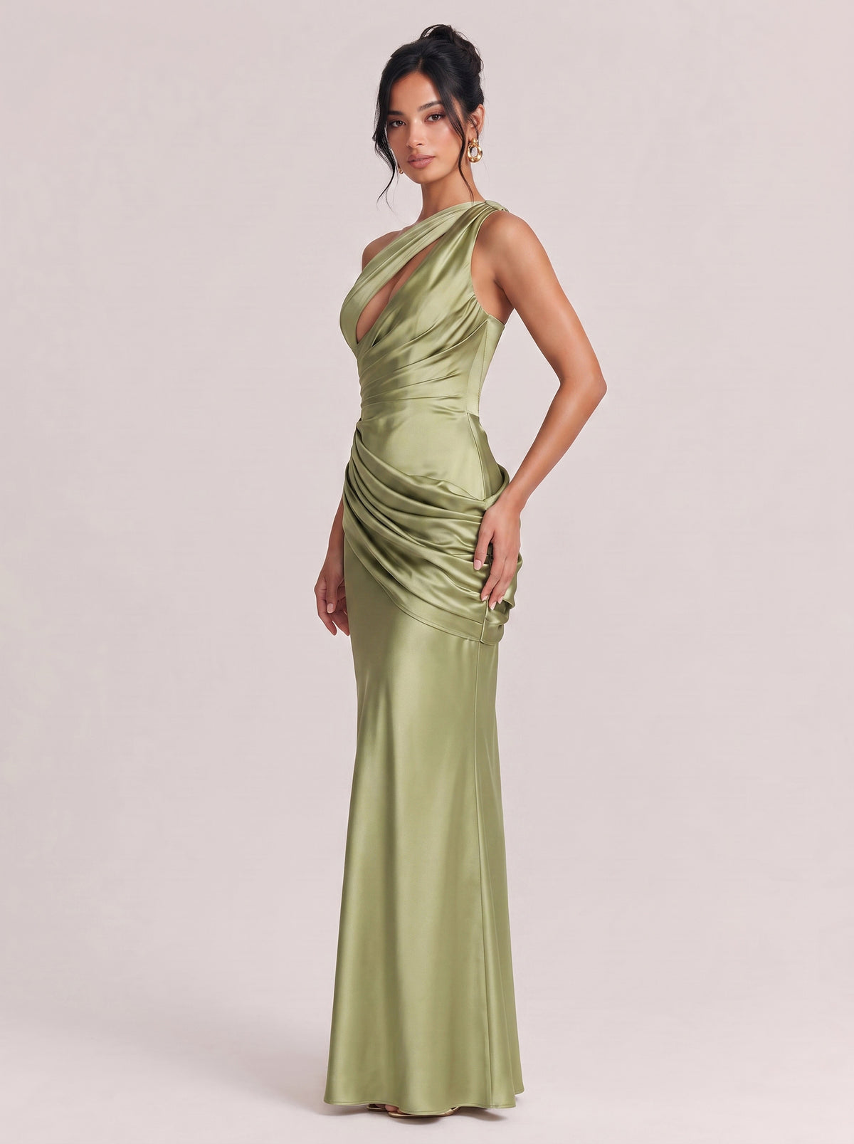 Hanging Neck Cutout Pleated Waisted Satin Fishtail Long Gown