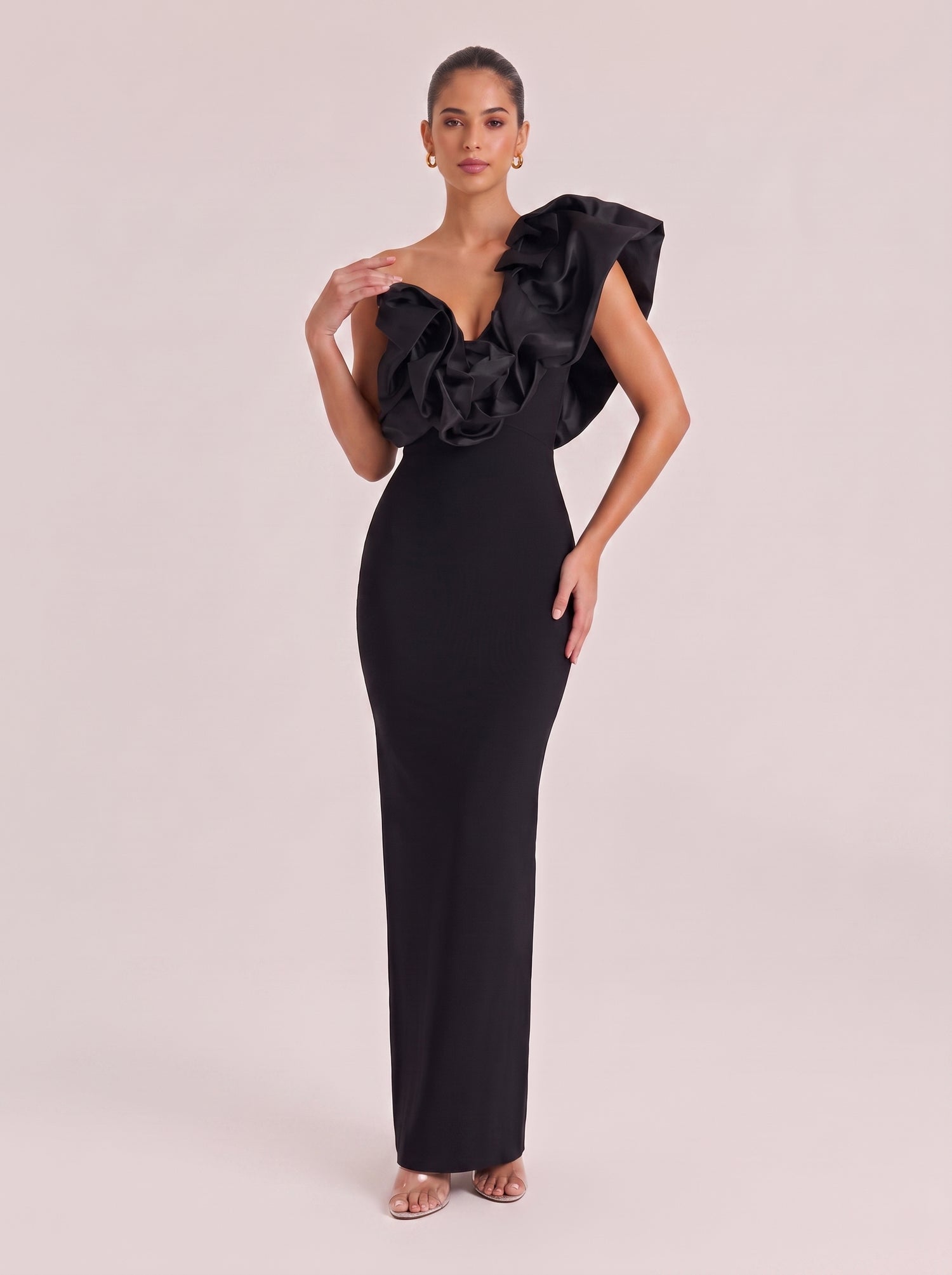 Black One-Shoulder Large Three-Dimensional Ruffled Deep V Slim-Fit Hip Long Banquet Gown